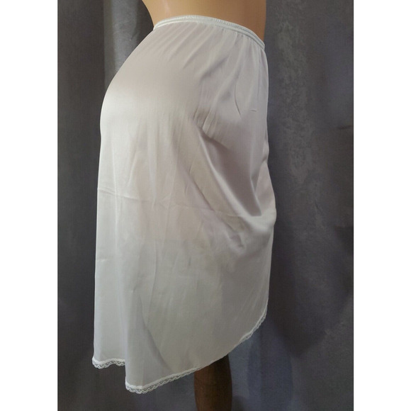 USA VTG VASSARETTE Half Slip Skirt WHITE SATIN NYLON Lingerie WOMEN'S SMALL - Picture 2 of 9